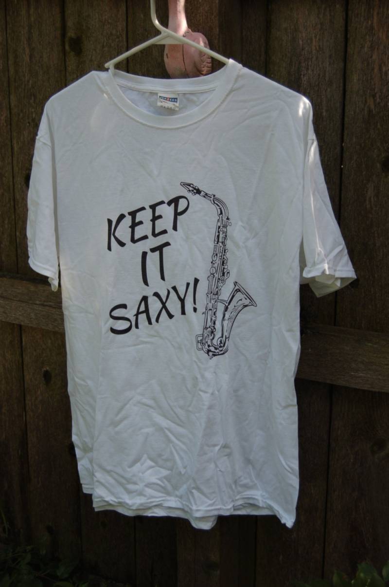 Keep It Saxy T-Shirt - Weiß von GratefullyDesigns