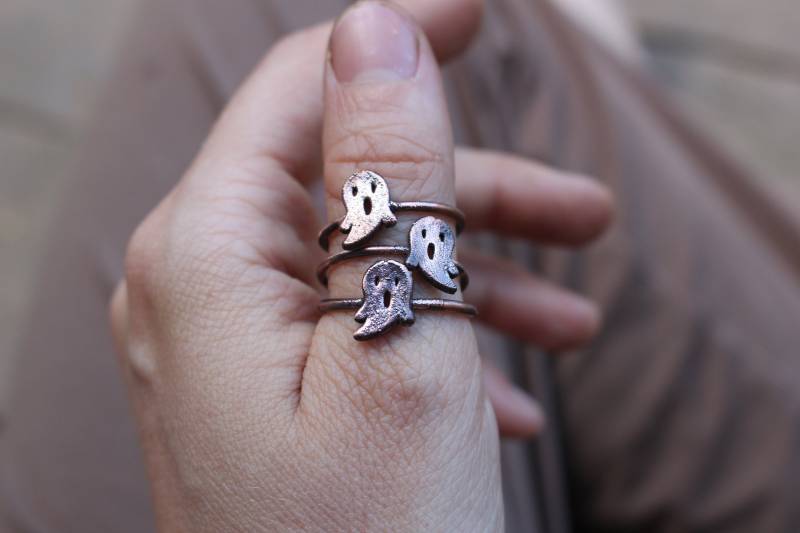 Gespenst Ring, Gruselige Saison Schmuck, Halloween Herbst Schmuck von GratefullyDreaming