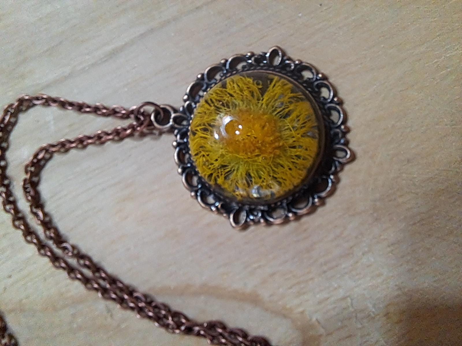 Blüten Naturschmuck, Handgemacht; Blume Getrocknet, Kette & Anhänger; Natur, Geschenkidee Naturfreund Gelb, Sommer Sommerfarben von GravesArts