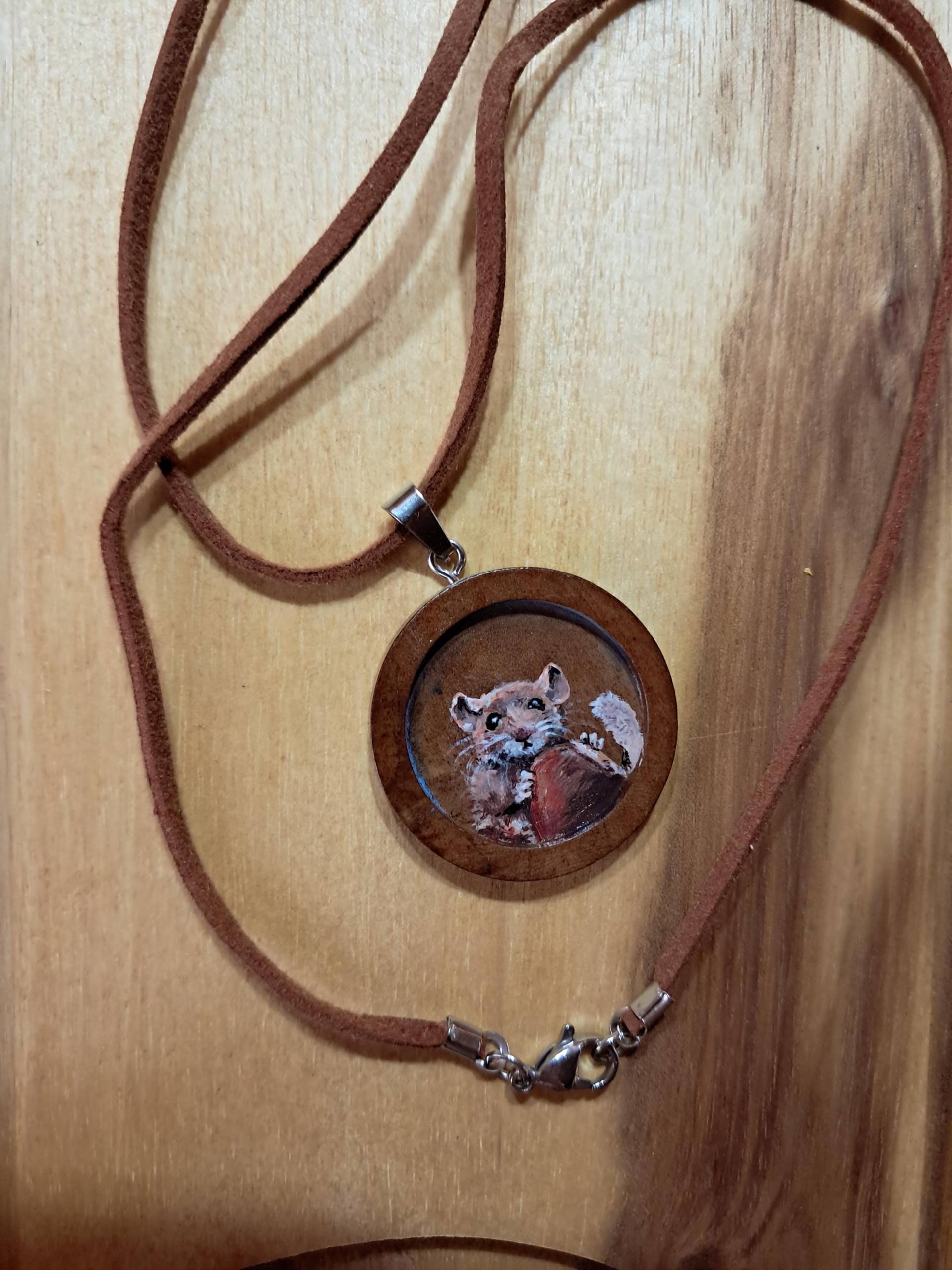 Naturschmuck; Handgemacht, Gemalt; Kette & Anhänger, Geschenkidee Naturfreund Tierfreund Tiere Glücksbringer Amulett Maus Wald Waldfreund von GravesArts