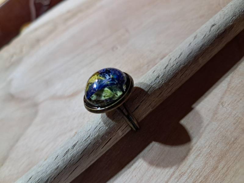 Ring, Handgemacht; Größenverstellbar; Frühling, Frühlingsblume, Geschenk Naturfreund Naturliebhaber Natur Outdoor Blüte Blume Gelb Blau von GravesArts