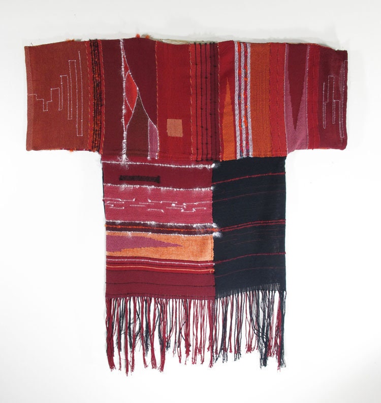 Handgewebt, Rote Tunika. Baumwolle, Handgesponnenes Mohair, Sari Seide in Rottönen, Orange, Schwarz Handgewebt, Rote Tunika. Baumwolle, Handgesponnenes Mohair, Sari Seide in Rottönen, Orange, Schwarz von GrayMoonWearables