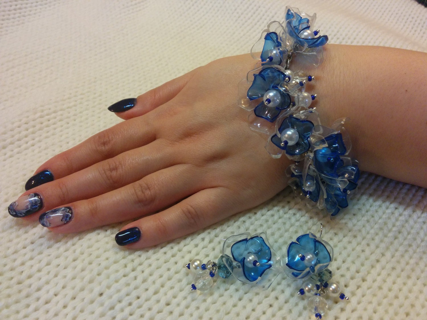 Blaue Blumen Kettenarmband Und Ohrringe, Umweltfreundliche Pet Flasche von GrazinasShop