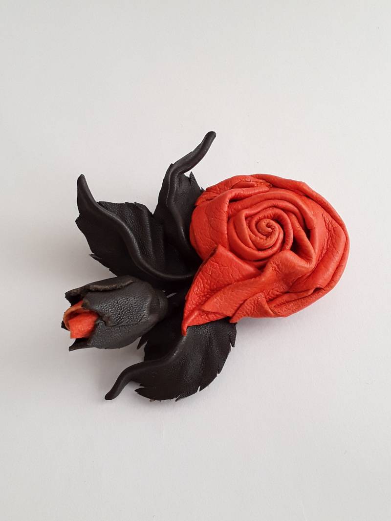 Leder Rose Blumenbrosche/Anstecknadel Haar-Clip - Handgemachte Orange Brosche Mit Grünen Blättern Leder Rose Blumenbrosche/Anstecknadel Haar-Clip - Handgemachte Orange Brosche Mit Grünen Blättern von GrazinasShop