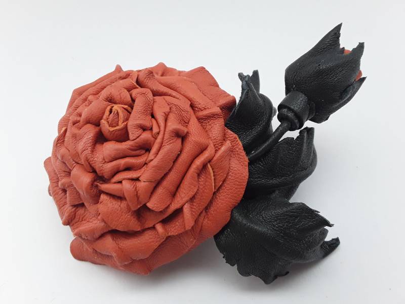 Leder Rose Blumenbrosche/Anstecknadel Haar-Clip - Handgemachte Orange Brosche Mit Grünen Blättern Leder Rose Blumenbrosche/Anstecknadel Haar-Clip - Handgemachte Orange Brosche Mit Grünen Blättern von GrazinasShop