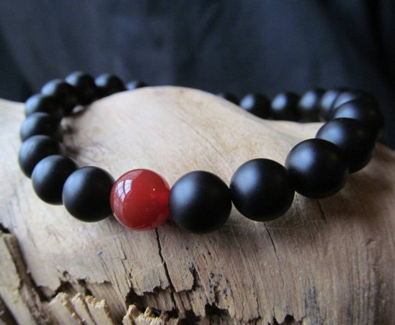 Herren Matte Black Onyx Armband Mit Karneol Akzent von GrdnEarthlyDelights