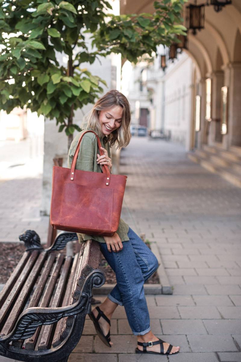 Handgefertigte Leder Tragetasche Große Schultertasche Aus Rindleder Mit Reißverschluss von GreatBrown