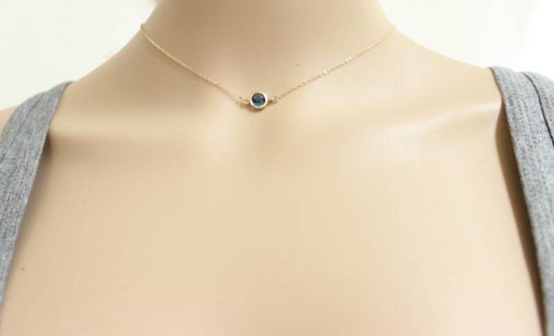 Blauer Saphir Halskette, Kleiner Punkt Einfache Jeden Tag, Dünne Brautjungfer Kinder Halskette von GreatJewelry4All