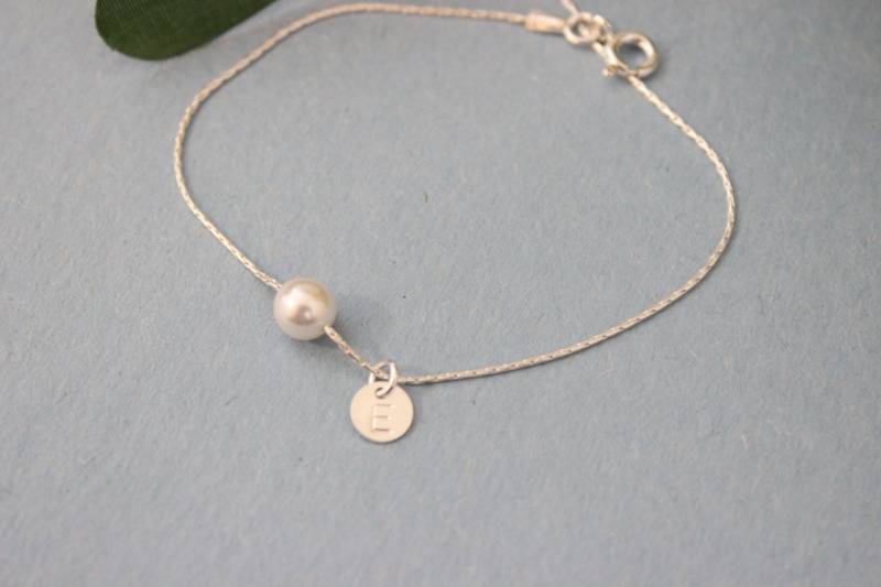 Buchstaben Armband, Perlenarmband Buchstaben, Zierliches Perlenarmband, Schwester Geschenk Für Die Beste Freundin, Mama, Einfach, Minimal von GreatJewelry4All