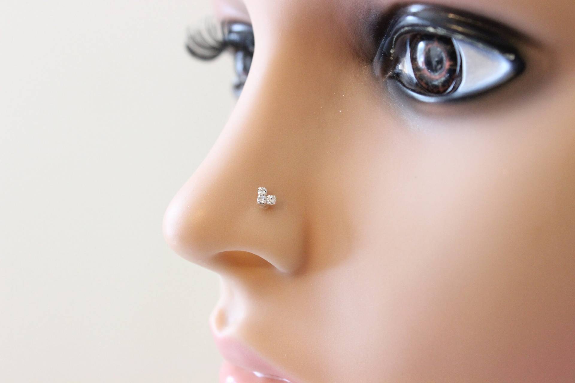 Diamant Nasenstecker, Chevron Knorpel Ohrstecker, Kleiner Tragus Teeny Tiny Ohrstecker von GreatJewelry4All