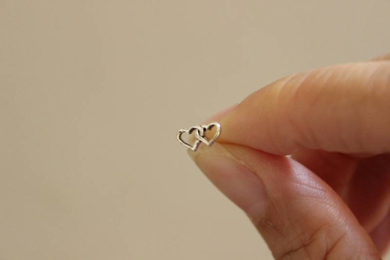 Doppelherz Ohrstecker, Herz Knorpel Gestüt, 925 Silber, Geschenk Für Freundin, Schwester von GreatJewelry4All