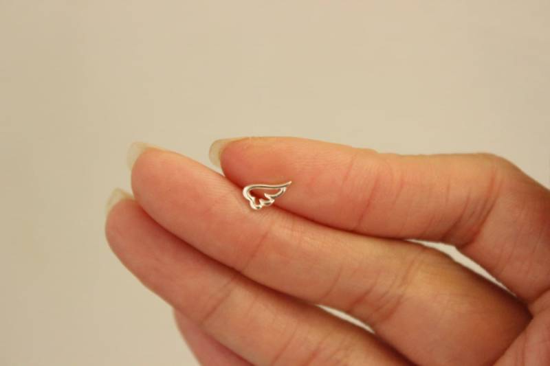 Für Linkes Oder Rechtes Ohr, Sterling Silber Flügel Knorpel Ohrring, Gestüt, Winzige Knorpel, Erinnerung, Tragus Gestüt von GreatJewelry4All