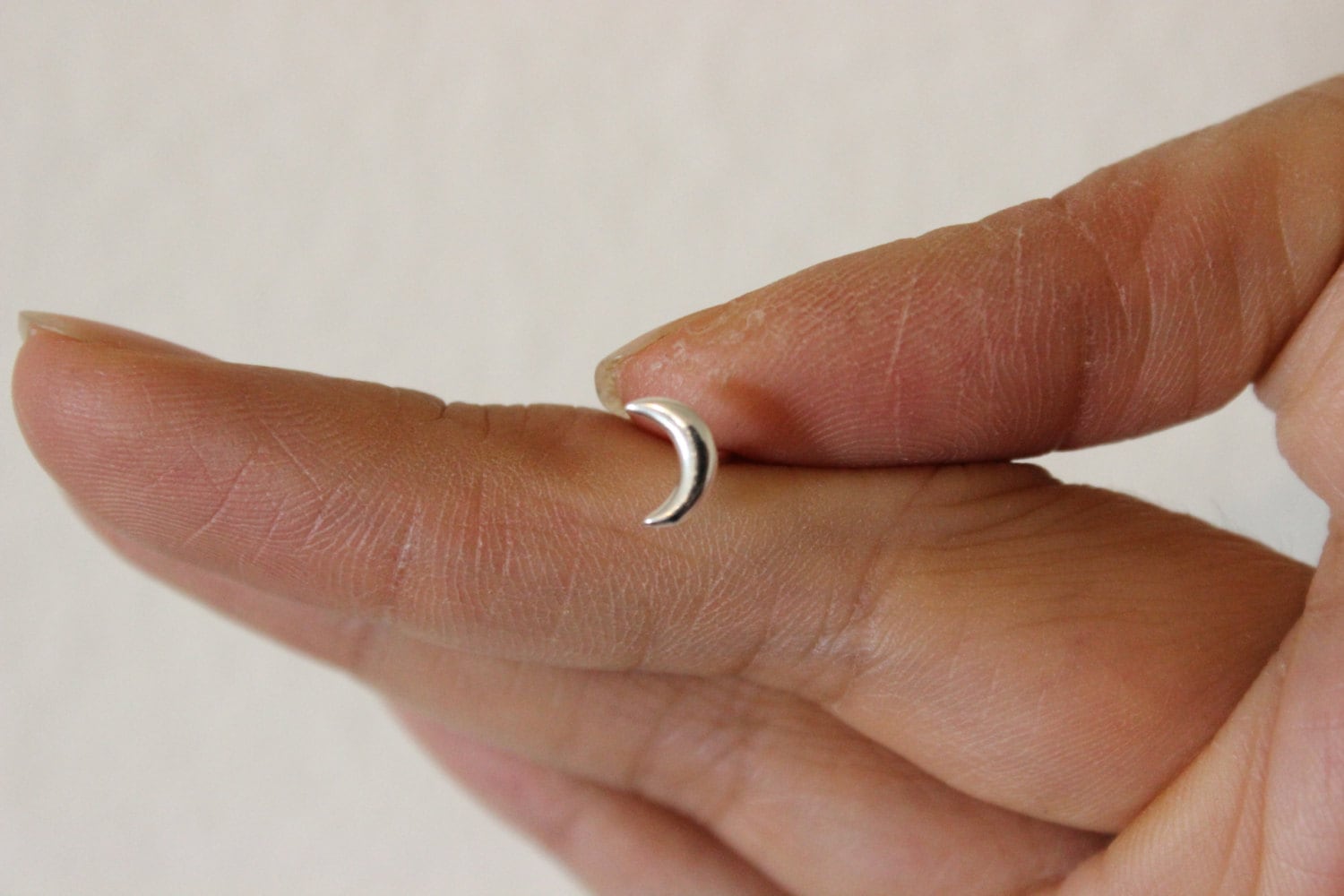 Halbmond Knorpel Ohrstecker, Sterling Silber Ohrstecker Gold Winziger Tragus von GreatJewelry4All