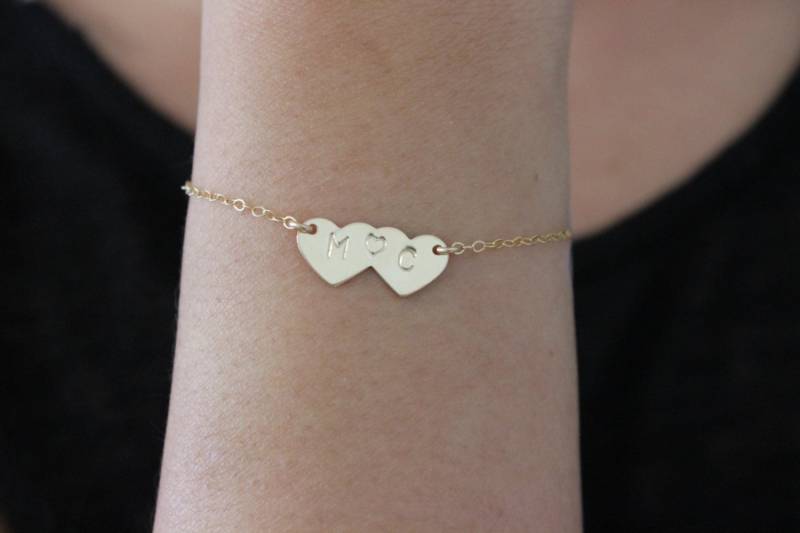 Initial Armband, Goldherz Freund Freundin, Paar Hochzeitsgeschenke, Schwester Geschenk, Jubiläumsgeschenk, Geschenk Jungvermählten von GreatJewelry4All