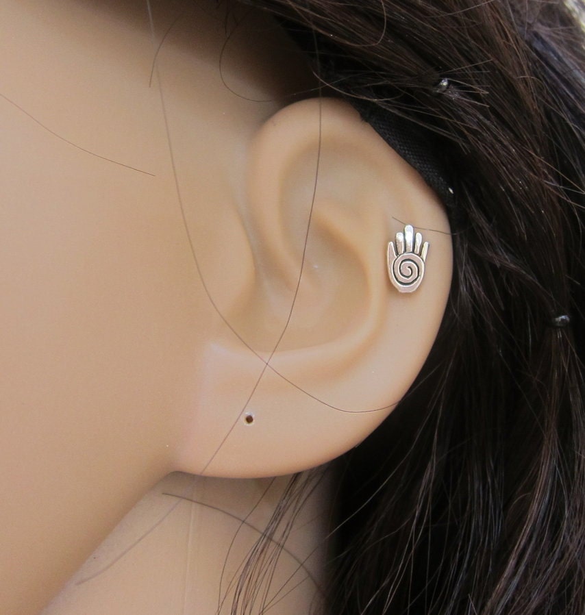 Kleine Hamsa Hand Knorpelohrring, Tragus Ohrring, Helix Ohrring von GreatJewelry4All