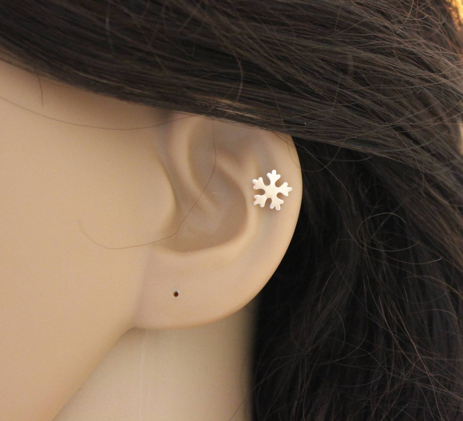 Schneeflocke Knorpelohrring Ohrstecker Silber Knorpel, Knorpel Stud Ohrring Tragus Weihnachten Geschenk Tragus, Kleine von GreatJewelry4All