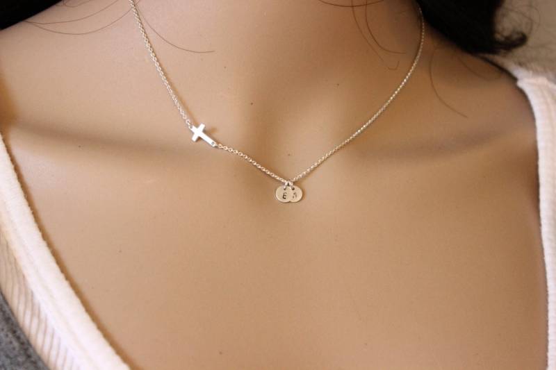 Seitlich Kreuz Halskette, Erste Personalisieren Taufgeschenk, Silber Kleine Sterling Halskette von GreatJewelry4All