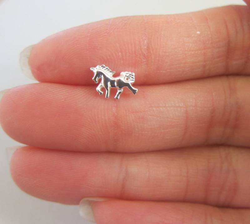 Sterlingsilber Pferd Knorpel-Bolzen-Ohrring, Einhorn Knorpelohrring, Schmuck, Tragus Stud, Nase von GreatJewelry4All