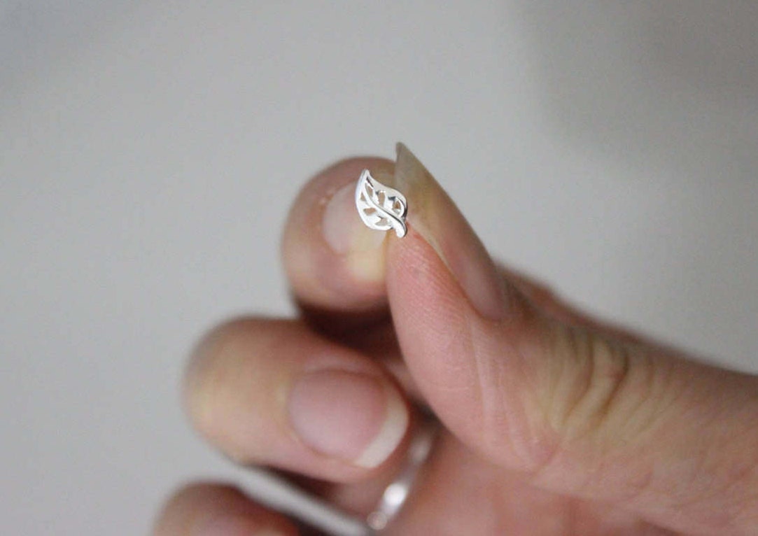 Tragus, Knorpel Ohrringe, Kleine Blatt Winzige Winzig Tragus Ohrstecker, Silber, Roségold von GreatJewelry4All