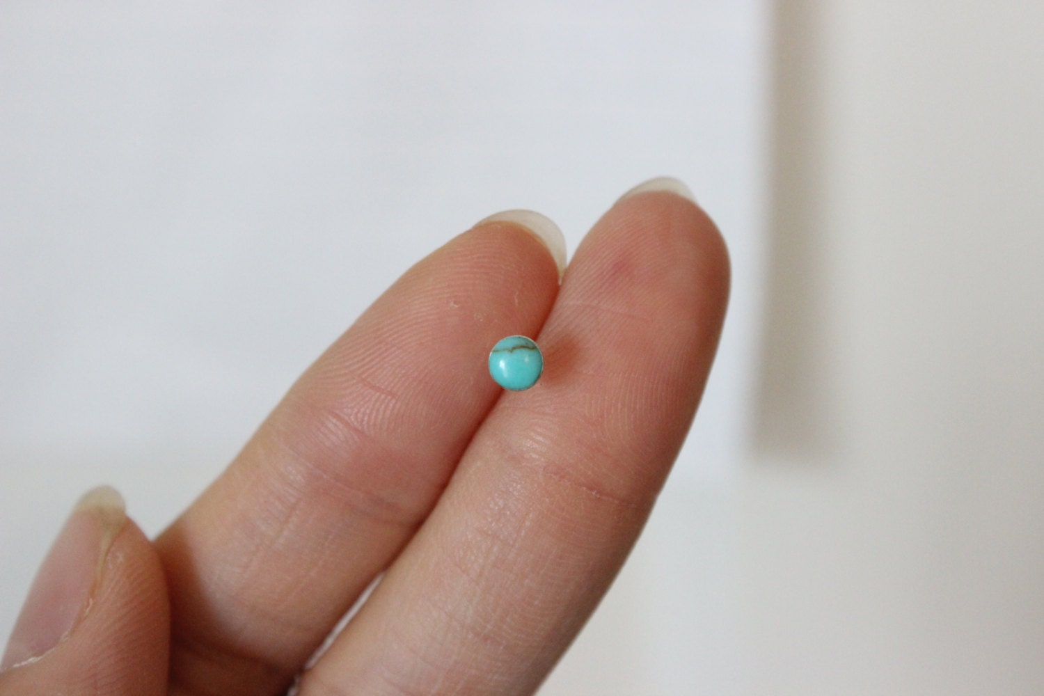 Türkis Knorpelohrring, Winziger Punkt Ohrstecker, Kleiner Blauer Tragus, Nasenstecker, Nasenring, Knorpel Klitzekleine Ohrstecker von GreatJewelry4All