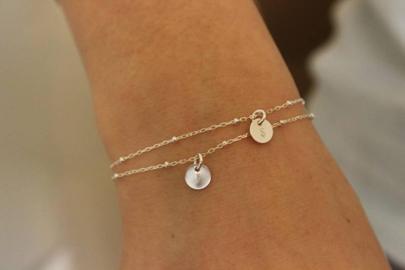 Zartes Armband, Sterling Silber Zwei Initialen Zartes Geschenk Für Freundin, Schwester von GreatJewelry4All
