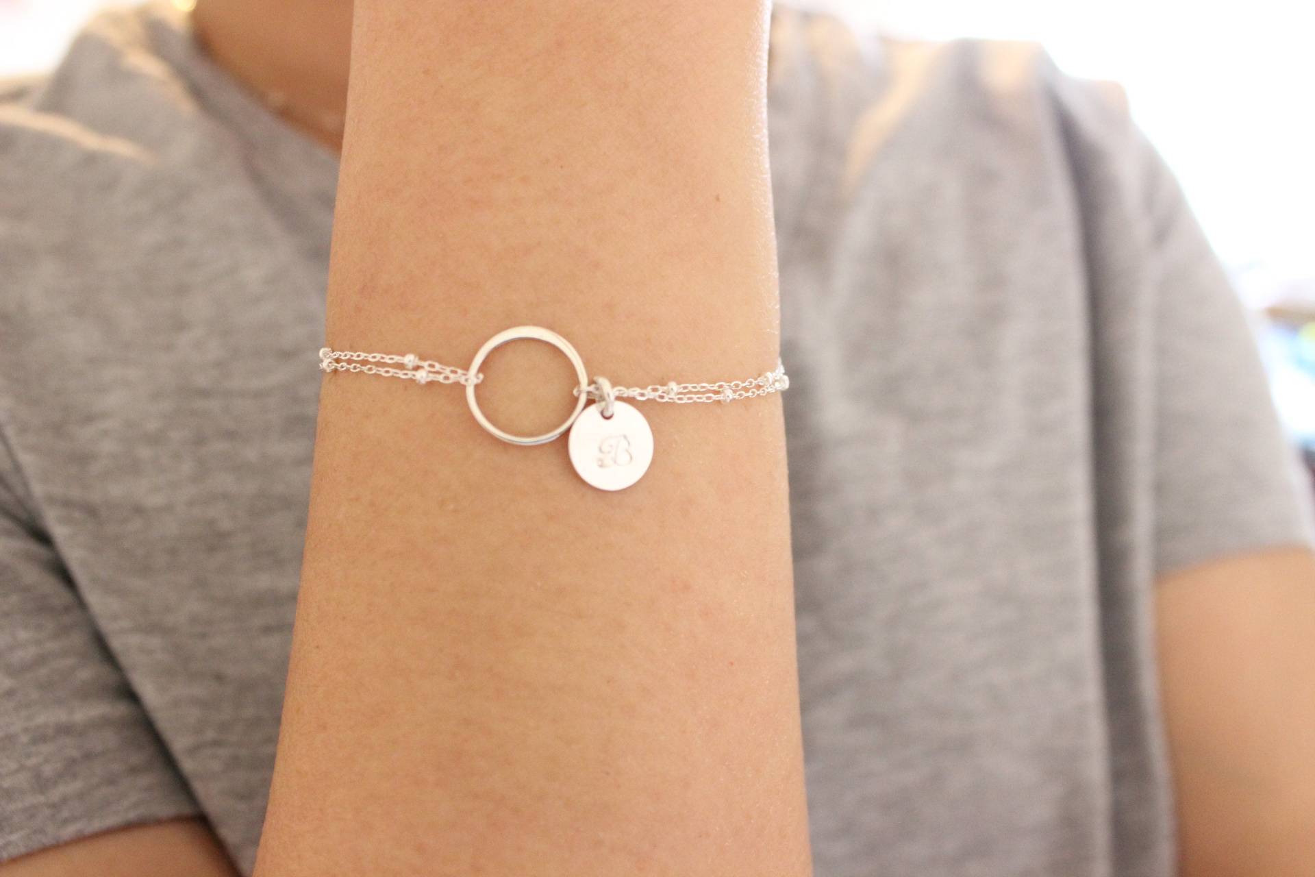 sterling Silber Kreis Armband, Infinity Erste Brautjungfer Geschenk, Schwester Geschenk Für Mama, Freund, Ewigkeit von GreatJewelry4All