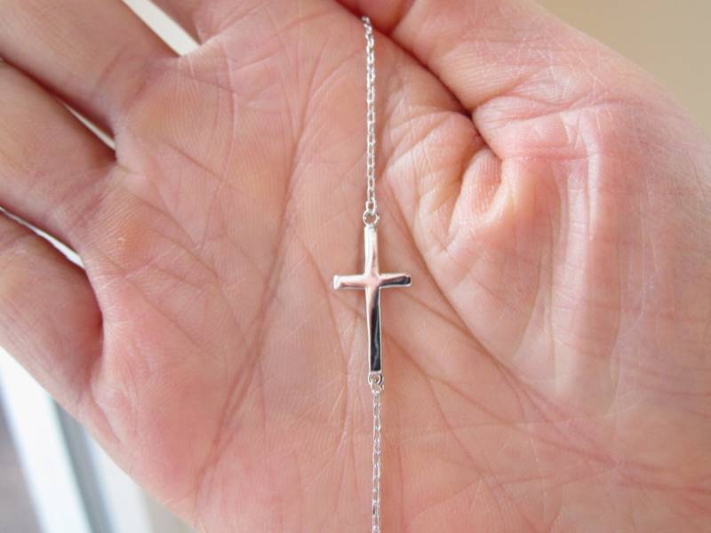 sterling Silber Kreuz Halskette, Seitlich Promi Inspiriert Schmuck, Kleines von GreatJewelry4All