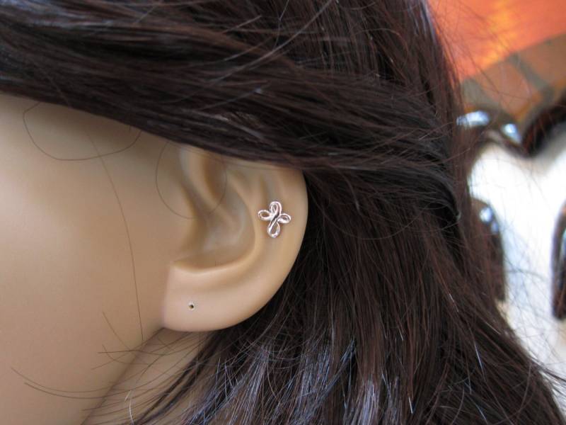sterlingsilber Kreuz Knorpelohrring, Ohrstecker, Kleine Knorpel, Tragus, Ohrstecker Ohrringe, Silber Knorpel-Kreuz-Ohrring von GreatJewelry4All