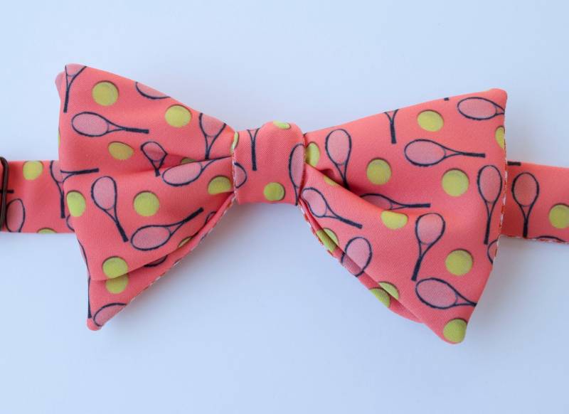 Tennis Fliege von GreatKnotsDesigns