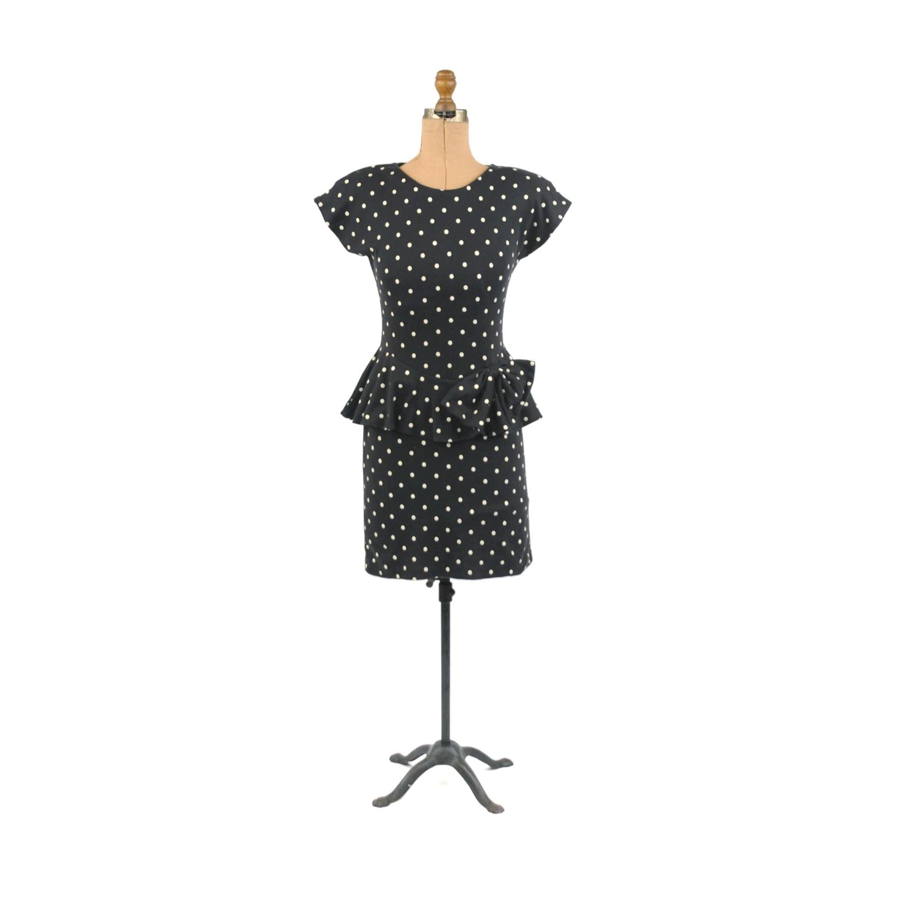 Vintage 80Er Jahre Black + White Polka Dot Baumwoll Jersey Schößchen Rüschen Cocktail Kleid S Vintage 80Er Jahre Black + White Polka Dot Baumwoll Jersey Schößchen Rüschen Cocktail Kleid S von GreatLakeOutfitters