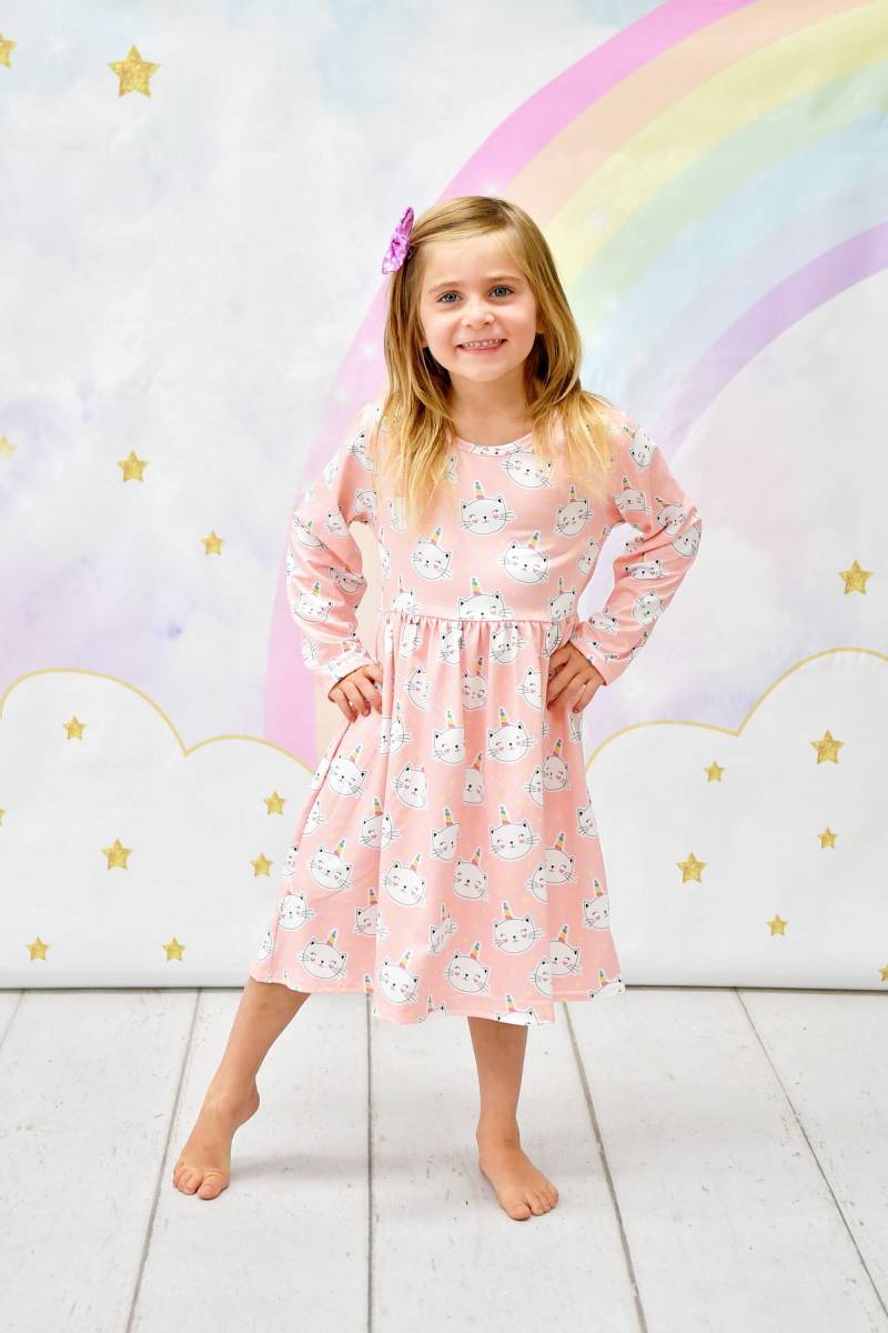 Kitty Einhorn Langarm Milchseide Kleid von GreatLakesKids