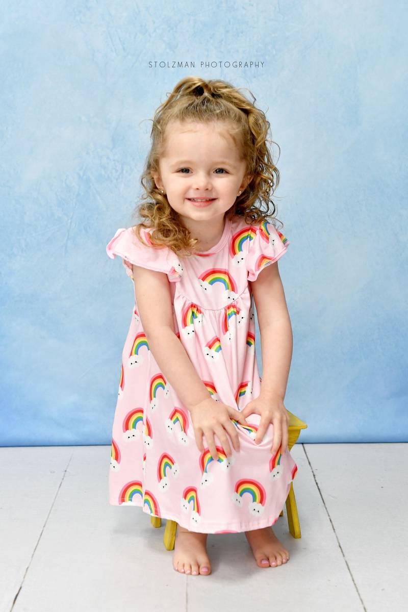 Rosa Regenbogen Milch Seide Flattern Kleid von GreatLakesKids