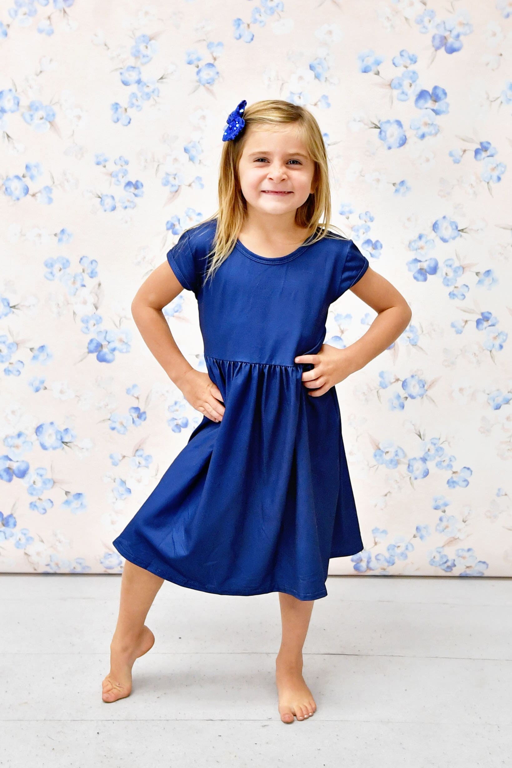 Royal Blue Solid Kurzarm Cross Back Milchseide Kleid Royal Blue Solid Kurzarm Cross Back Milchseide Kleid von GreatLakesKids