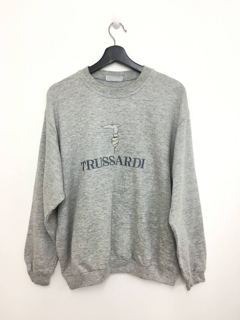 Auf Verkauf Vintage Trussardi Sweatshirt Stickerei Großes Logo Schöner Zustand Auf Verkauf Vintage Trussardi Sweatshirt Stickerei Großes Logo Schöner Zustand von GreatVtgApparels