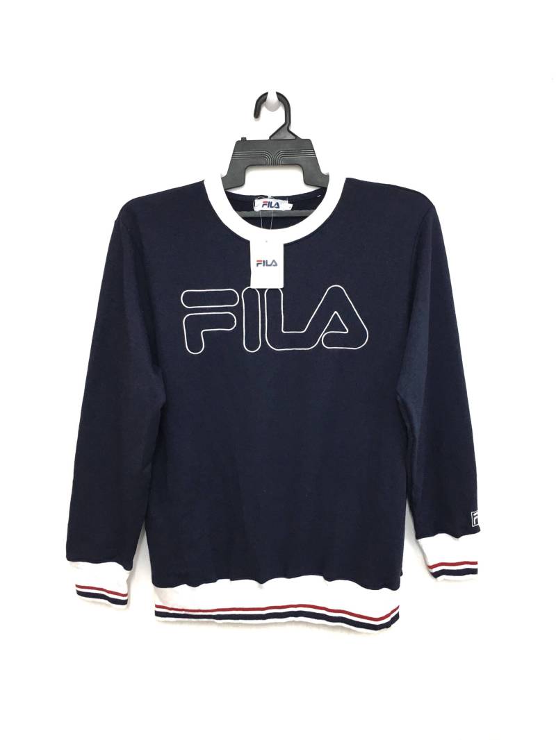 Deadstock Mit Tag Fila Sweatshirt Jumper Longsleeve Pullover Big Logo Marineblau Farbe Deadstock Mit Tag Fila Sweatshirt Jumper Longsleeve Pullover Big Logo Marineblau Farbe von GreatVtgApparels