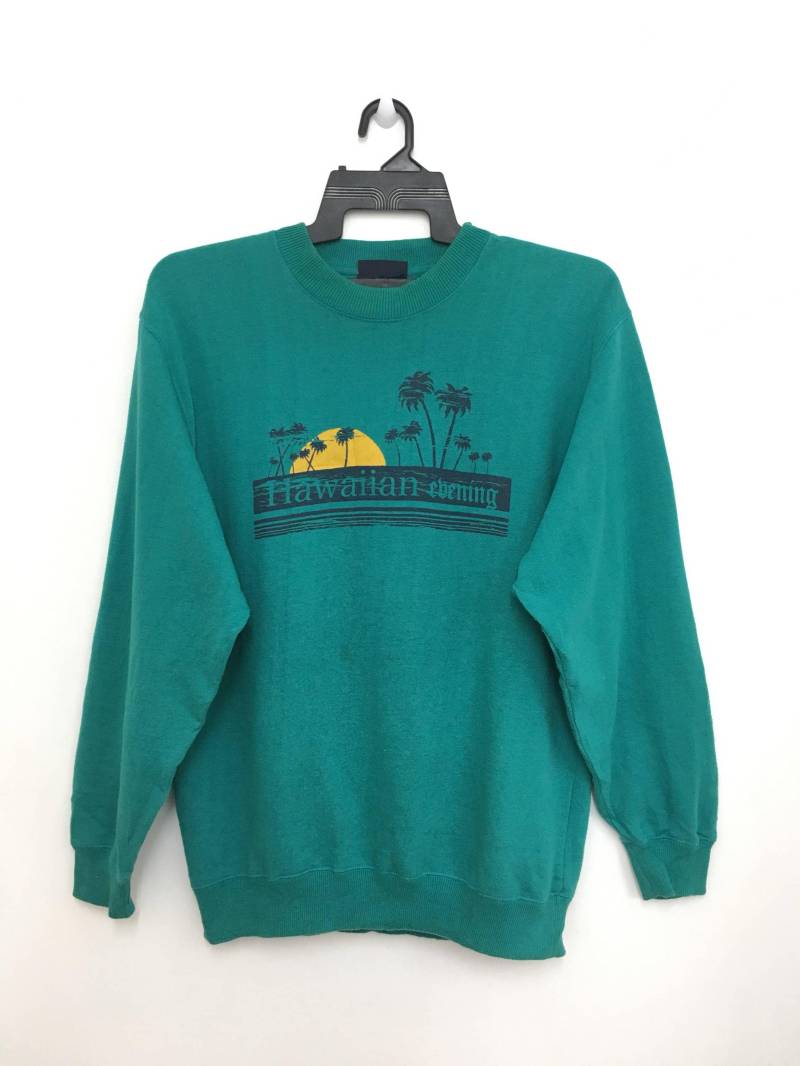 On Sale Sweatshirt Pullover Hawaiian Abend Mittlere Größe Grüne Farbe von GreatVtgApparels