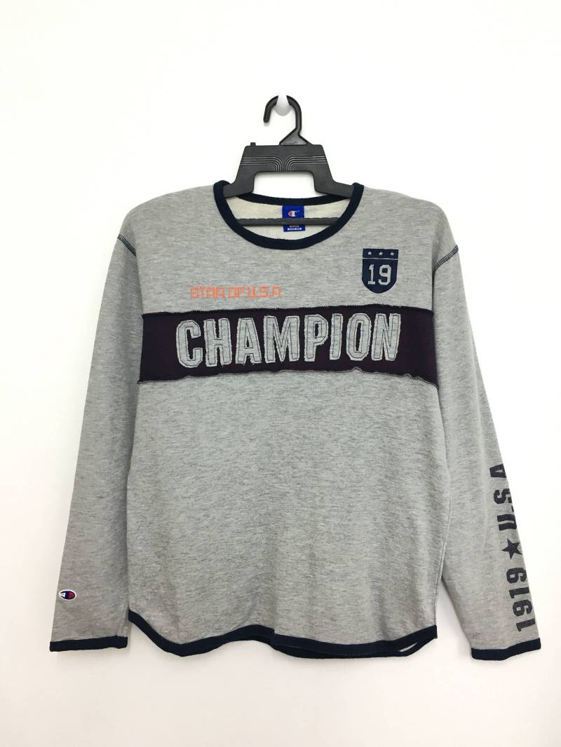 Selten Vintage Champion Sweatshirt Longsleeve Spellout Mittlere Größe Grau Farbe von GreatVtgApparels