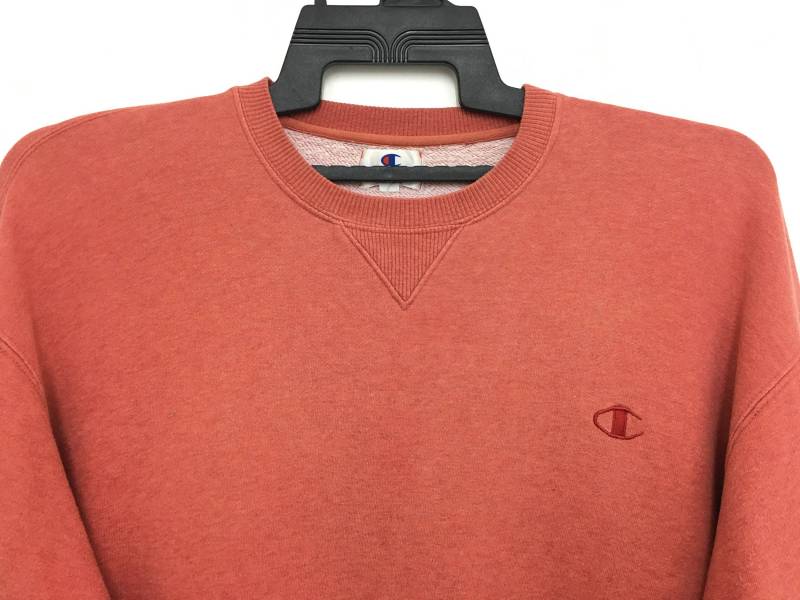 Verkauf Champion Sweatshirt Crewneck Pfirsich Farbe Ll Größe Auf Tag von GreatVtgApparels