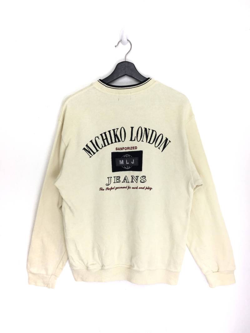Verkauf Michiko London Jeans Sweatshirt Pullover Stickerei Logo Medium Size Verkauf Michiko London Jeans Sweatshirt Pullover Stickerei Logo Medium Size von GreatVtgApparels