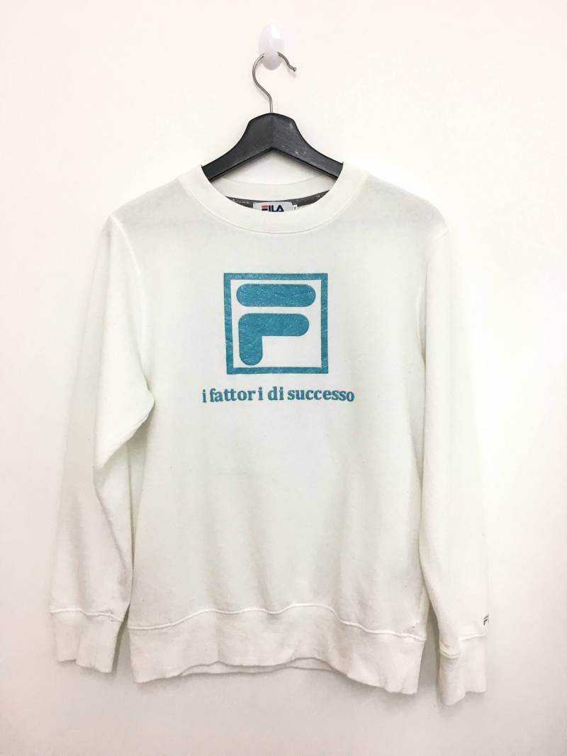 Vintage Fila Sweater Sweatshirt Großes Logo Weiße Farbe Mittlere Größe Vintage Fila Sweater Sweatshirt Großes Logo Weiße Farbe Mittlere Größe von GreatVtgApparels