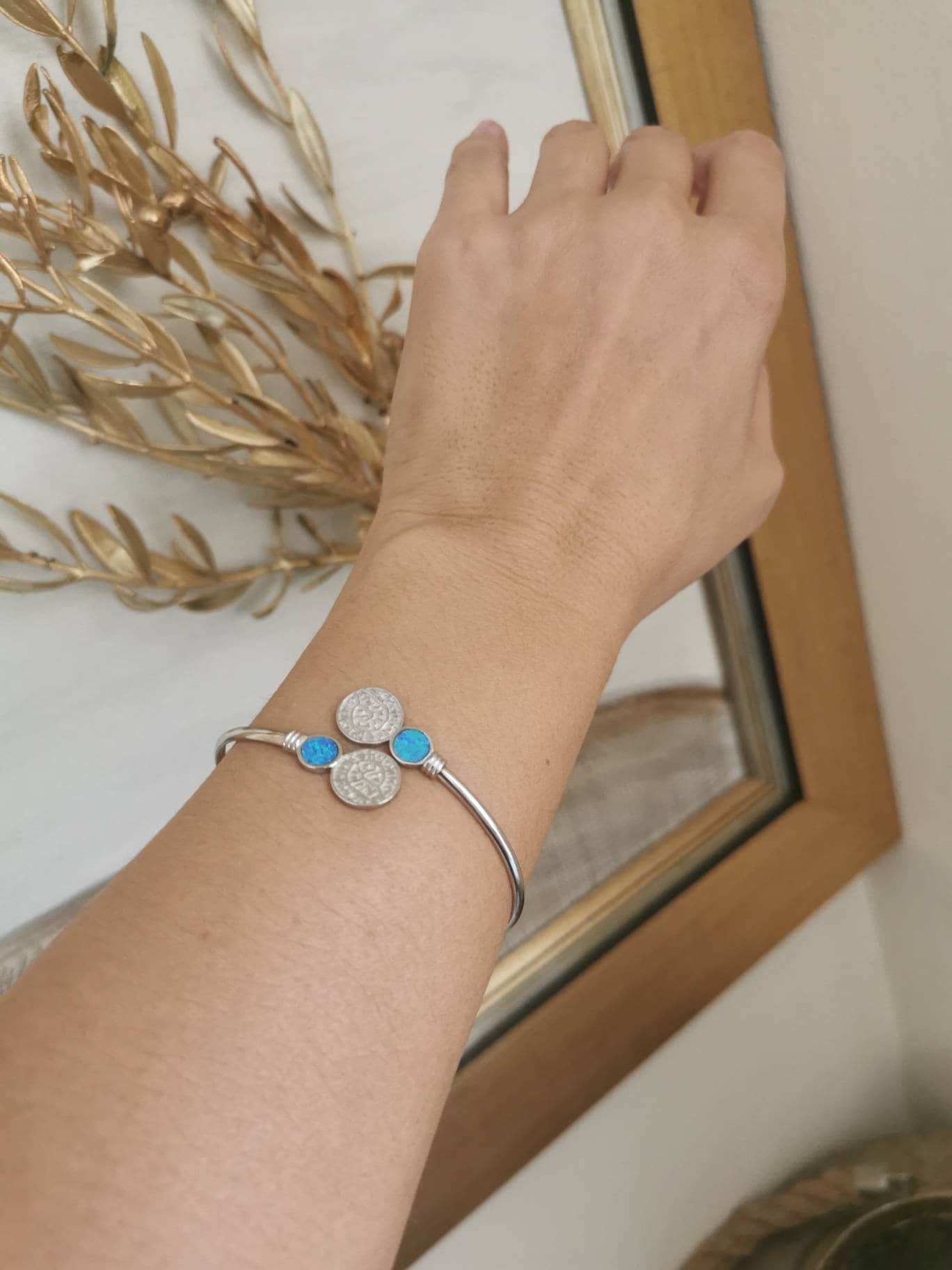 Silber 925/Phaistos Disc Opal Armband Blaues Armreif Münzarmband von GreekAncientJewelry