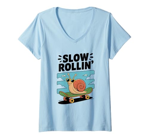 Damen Slow Rollin Schnecke auf Skateboard T-Shirt mit V-Ausschnitt Damen Slow Rollin Schnecke auf Skateboard T-Shirt mit V-Ausschnitt von Green Vibes Apparel