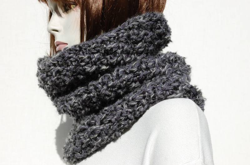 Cowl Hals Tuch Tube Schal Chunky Stricken Kutte Loop Gestrickte Winter Frauen Halswärmer von GreenCatStudio