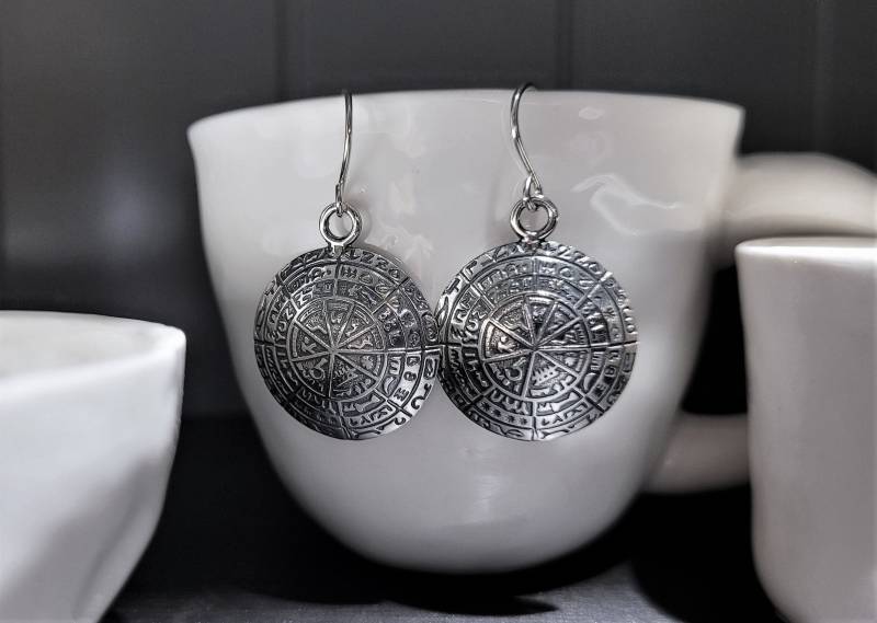 925 Silber Runde Baumeln-Ohrringe Mit Keilschrift-Druck - Keil-Druck-Verzierungsohrringe Für Frauen Alte Ohrringe von GreenCoastJewelry