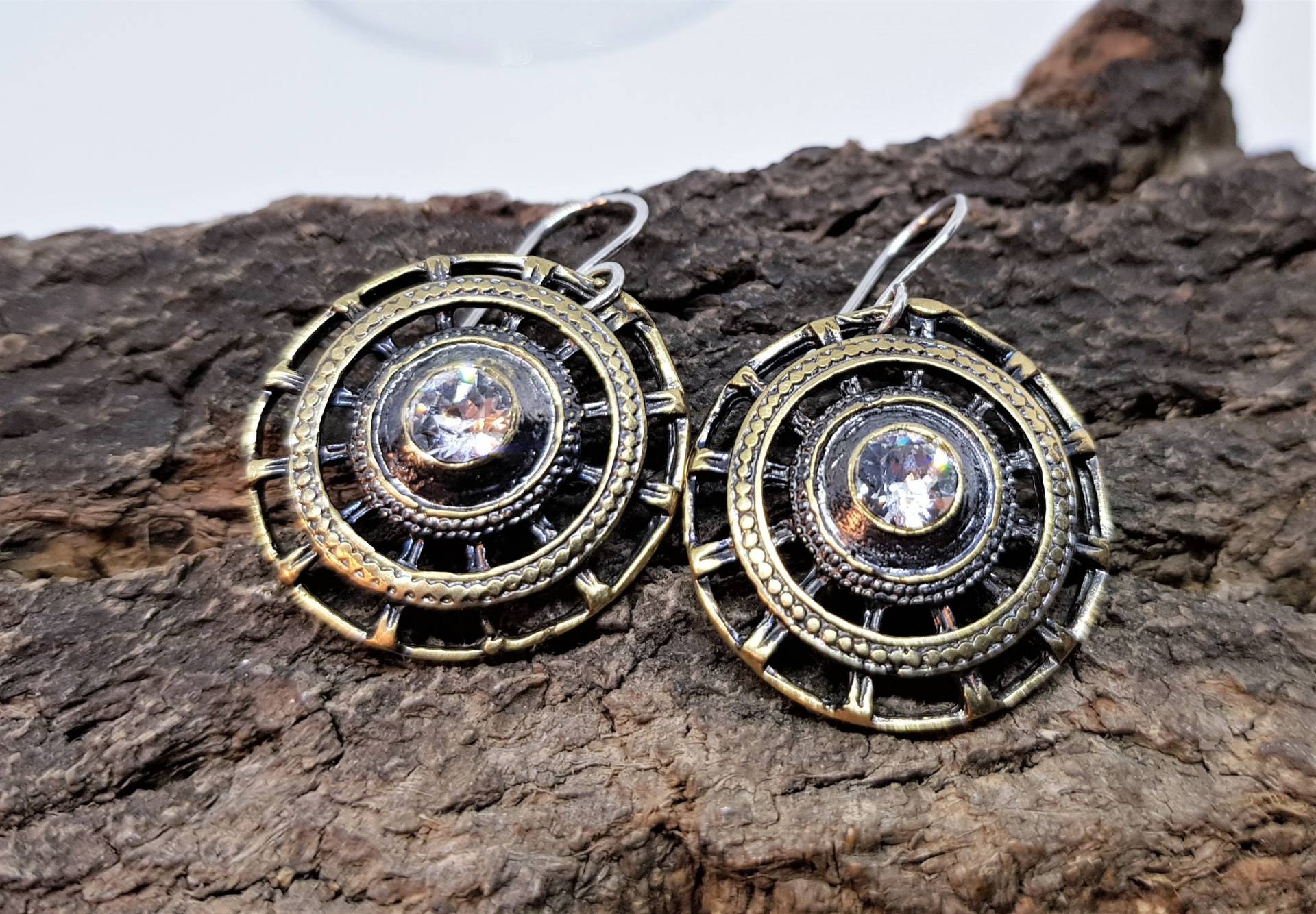 Einzigartige Bronze - Oder Silberohrringe Mit Stein, Mehrere Farbsteine Ihrer Wahl, Runde Baumelnde Ohrringe von GreenCoastJewelry