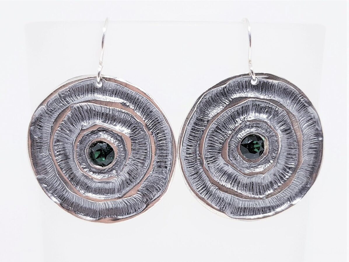 Große Einzigartige Silber Disc Ohrringe, Lange Ohrringe Mit Edelsteinen, Design von GreenCoastJewelry