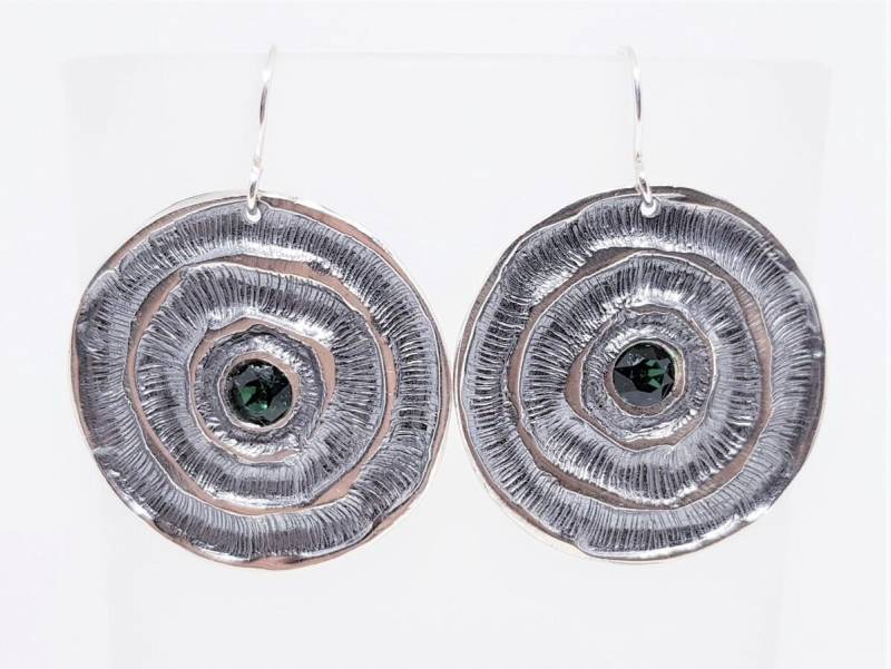 Große Einzigartige Silber Disc Ohrringe, Lange Ohrringe Mit Edelsteinen, Design von GreenCoastJewelry