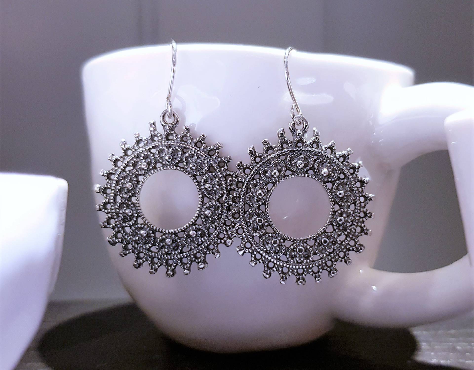 Silber Baumeln Filigrane Ohrringe, Boho Geschenk Für Sie von GreenCoastJewelry