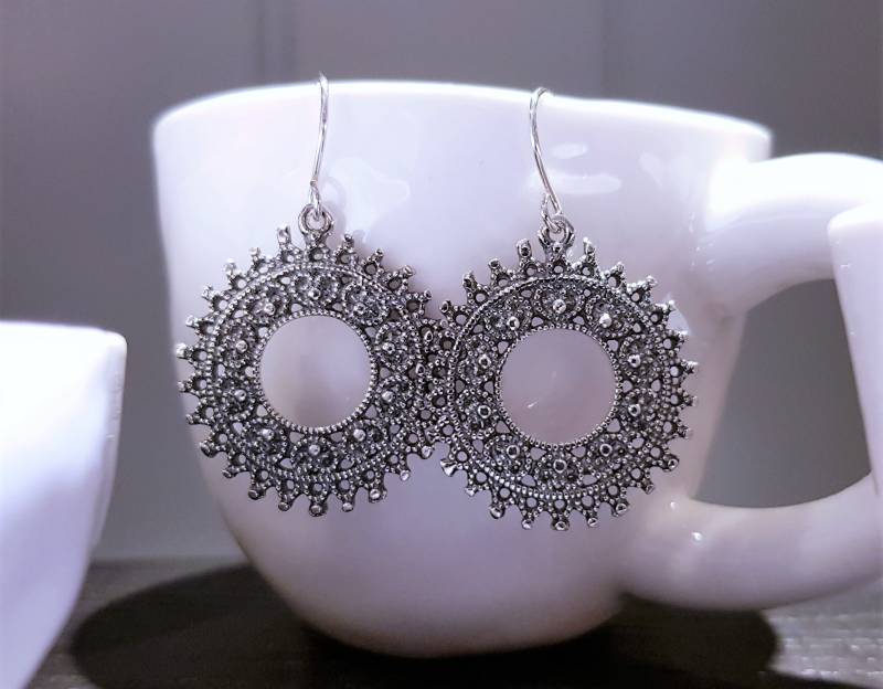 Silber Baumeln Filigrane Ohrringe, Boho Geschenk Für Sie von GreenCoastJewelry