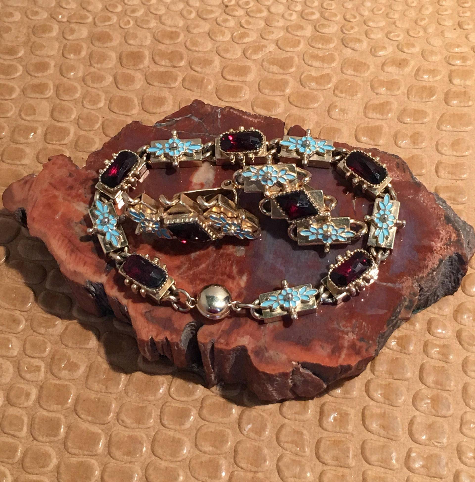 Wunderschöne Armband Und Ohrringe Set Wunderschöne Armband Und Ohrringe Set von GreenGardenGal